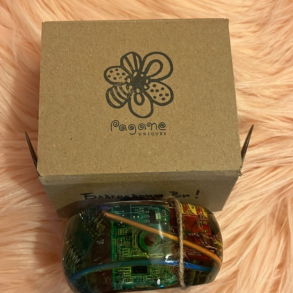 PAGANEuniques Beautiful, Clunky, Resin Bracelet w Computer Parts Encased Inside - Picture 8 of 13
